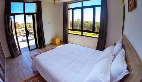 Habitación Confort doble, vistas a la piscina