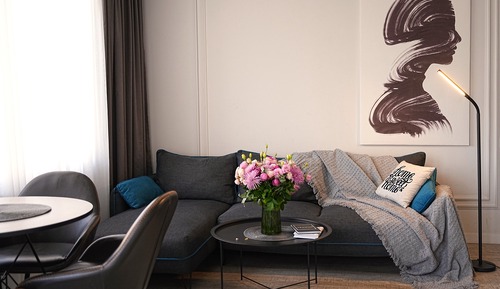 Apartamento de diseño, 1 cama de matrimonio con sofá cama, balcón, vistas al parque