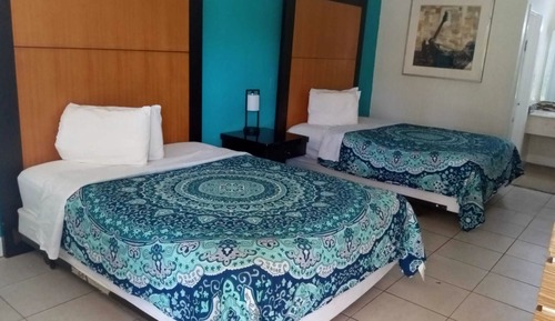 Habitación económica con 1 cama doble o 2 individuales