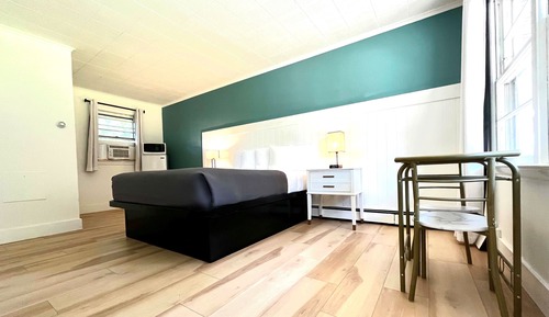 Habitación, 1 cama de matrimonio, no fumadores (Queen Bed Nonsmoking Lakeside)