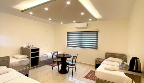 Habitación cuádruple económica