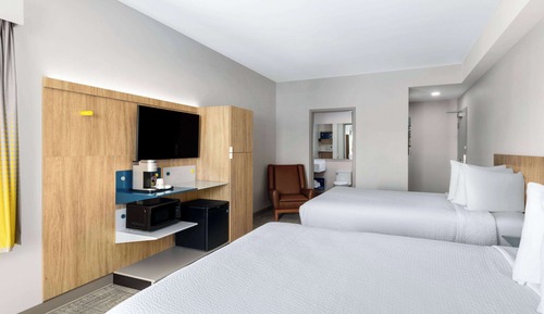 Suite estudio, 2 camas de matrimonio, no fumadores, bañera