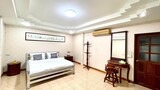 Khun Mon Wood House