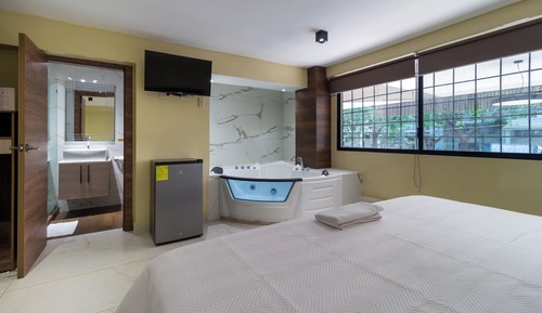 Suite estudio Deluxe, bañera de hidromasaje