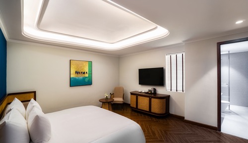 Deluxe Room - Internal Window