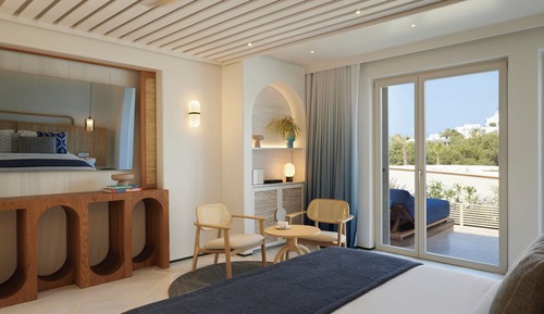Executive Suite with Private Plunge Pool and Side Sea View