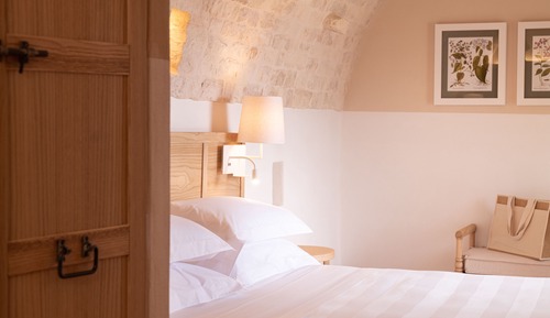 Habitación ejecutiva doble, 1 cama de matrimonio grande, patio, vistas parciales al mar