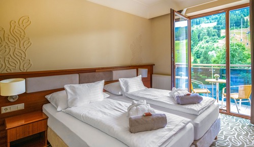 Habitación superior con 1 cama doble o 2 individuales