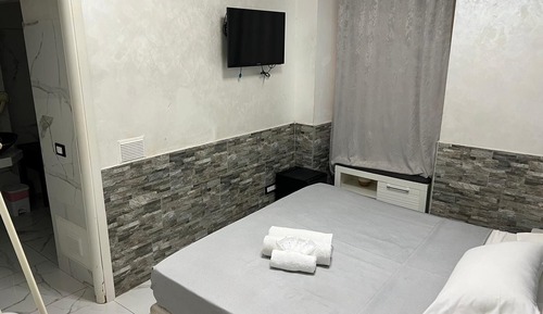Habitación (Three)