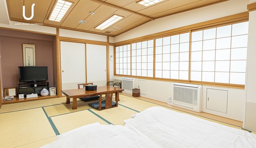 Habitación básica, futón