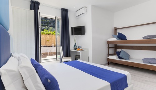 Habitación cuádruple estándar