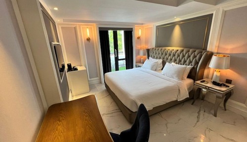 Suite 1 Bedroom
