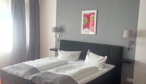 Habitación básica con 1 cama doble o 2 individuales