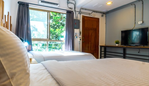 Habitación Deluxe con 1 cama doble o 2 individuales, 2 camas individuales, acceso a la piscina