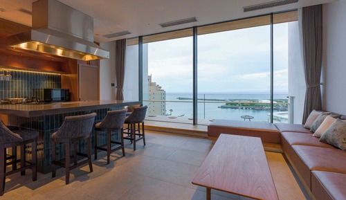 Suite básica, no fumadores, vistas al mar (93,No-pets allowed/1off-site parking)