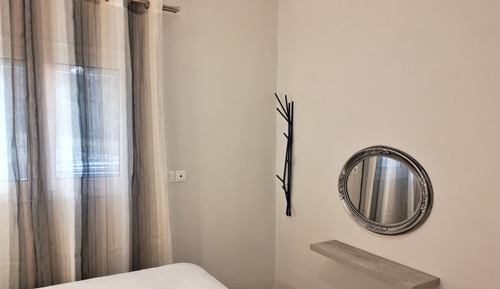 Apartamento exclusivo, 1 cama de matrimonio con sofá cama, vistas al mar, junto a la montaña