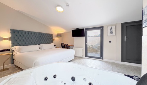 Suite superior, 1 cama de matrimonio grande, bañera de hidromasaje