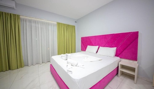 Estudio, 1 cama de matrimonio, balcón