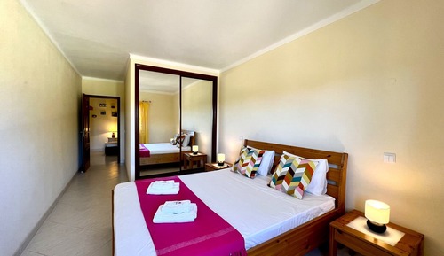 Apartment, 2 Bedrooms, Pool Access