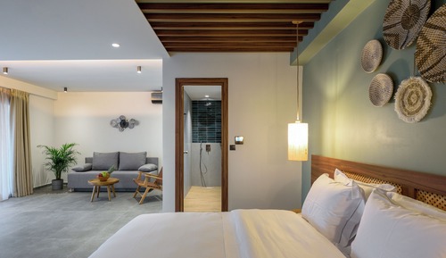 Suite Confort, vistas a la piscina (Suite with Pool View)