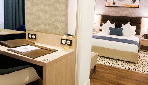Habitación familiar, varias camas, no fumadores, vistas a la ciudad
