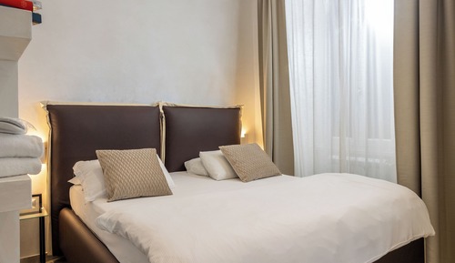 Habitación Deluxe, 1 cama de matrimonio grande con sofá cama