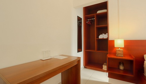 Habitación estándar doble, 1 cama doble, no fumadores, vistas parciales al mar