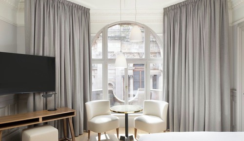 Habitación, 1 cama de matrimonio grande, vistas a la ciudad