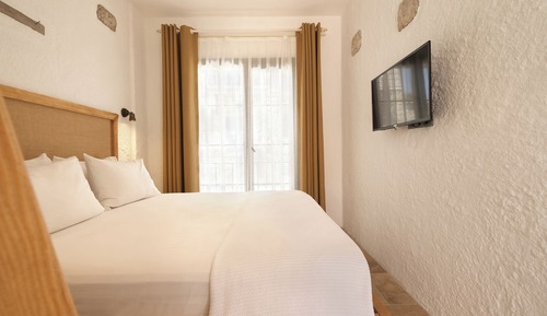 Deluxe Room - French Balcony