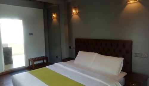 Habitación doble superior, 1 cama de matrimonio grande, no fumadores, sin ventanas