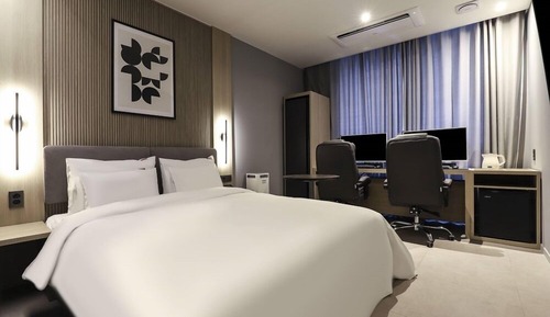 Deluxe King Room