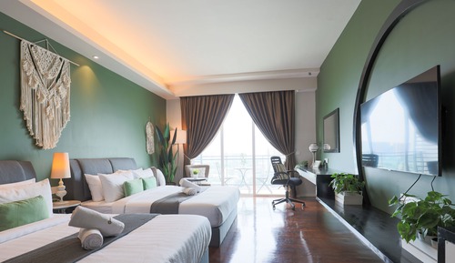 Suite estudio Deluxe, 2 camas dobles, balcón