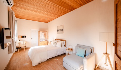 Two Bedroom Suite with Kitchen (Breakfast Included, Dinner Not Included)