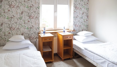 Habitación básica con 1 cama doble o 2 individuales