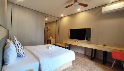 Habitación Deluxe, 1 cama de matrimonio grande, vistas a la piscina