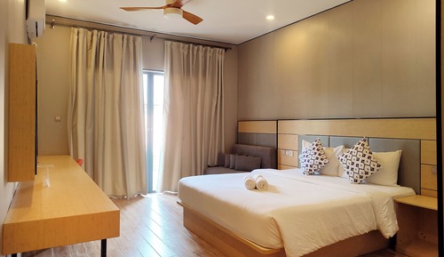 Deluxe King Room