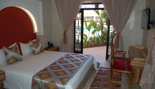 Suite Premium, 1 cama de matrimonio grande, terraza, vistas a la piscina