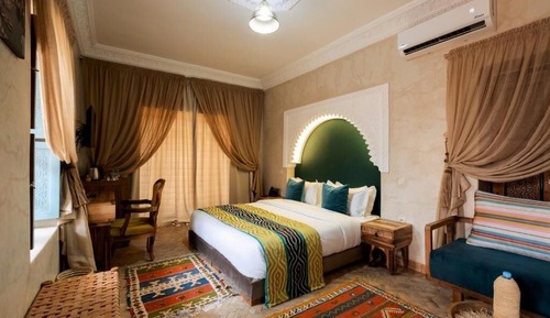 Suite junior, 1 cama de matrimonio grande, terraza, vistas al jardín