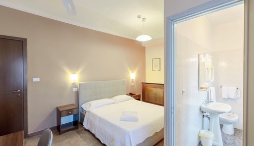 Habitación con 1 cama doble o 2 individuales