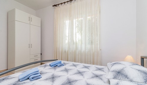 Family Apartment, 2 Bedrooms (Holiday House Damir - Apartment 2)