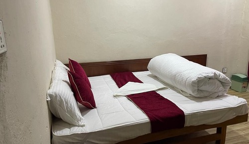 Habitación estándar con 1 cama doble o 2 individuales