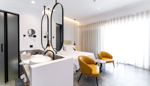 Habitación superior, 1 cama de matrimonio, piscina privada, vistas al jardín
