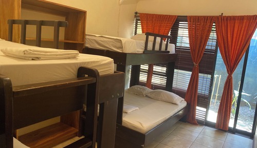 Habitación cuádruple estándar
