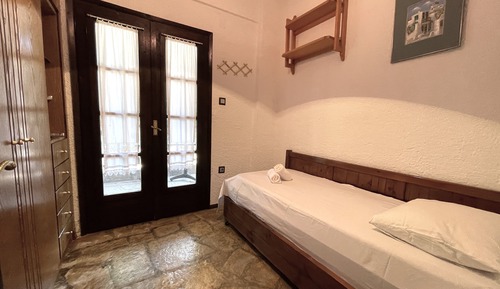 Apartamento, 2 habitaciones, balcón, vistas al jardín