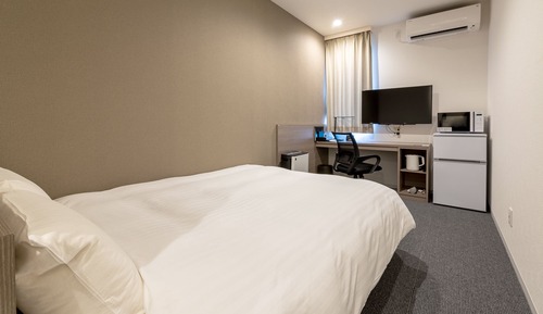 Habitación estándar doble, no fumadores (check-in is not available after 11PM)