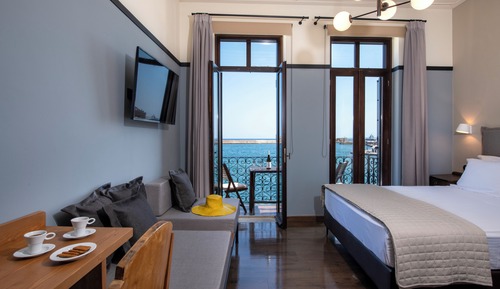 Superior Suite w Balcony & Sea Siew