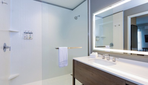 Suite estudio, 2 camas de matrimonio, cocina, vistas al lago