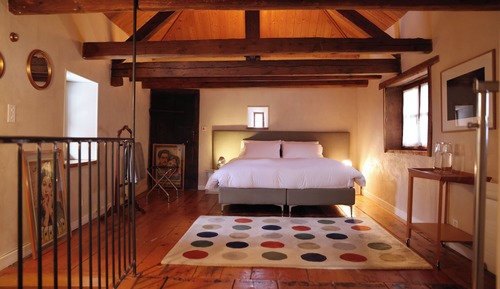 Habitación, varias camas, vistas al patio