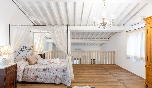 Loft romántico, 1 cama de matrimonio grande con sofá cama, no fumadores, vistas a la colina