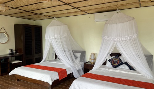 Habitación cuádruple Deluxe, 2 camas de matrimonio, vistas a la montaña